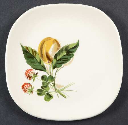 Peach and Clover Bread & Butter Plate
