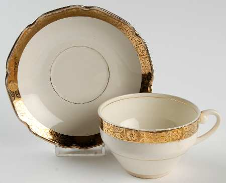 STT113 Flat Cup & Saucer Set