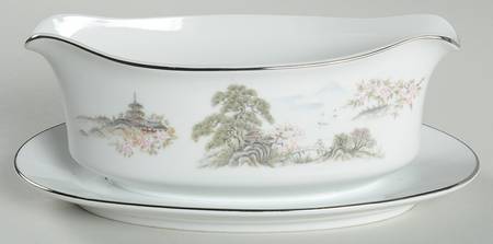 SEI3 Gravy Boat with Attached Underplate