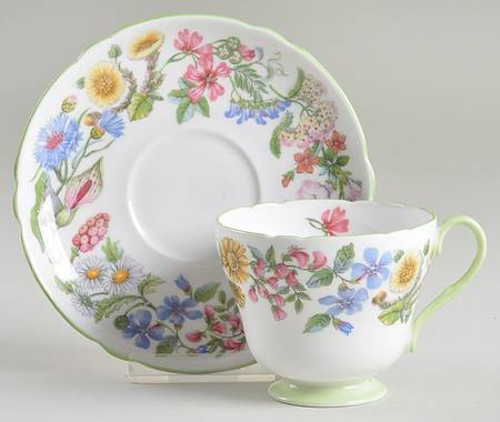 Hedgerow Footed Cup & Saucer Set
