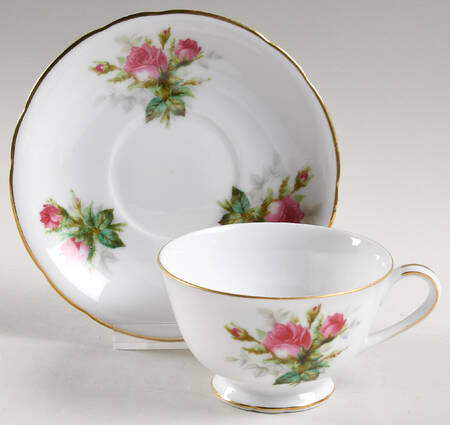 SAN39 Footed Cup & Saucer Set