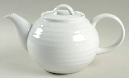 Roulette White Teapot & Lid