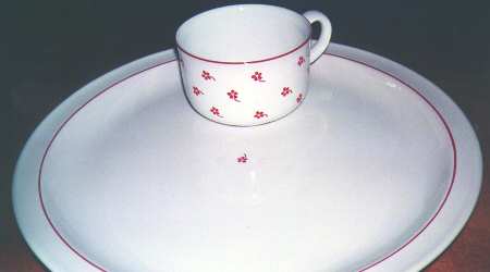Daisy Red Flat Cup