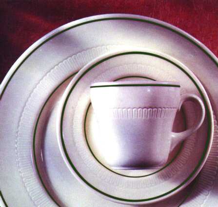 Arden Hunter Green Flat Cup & Saucer Set