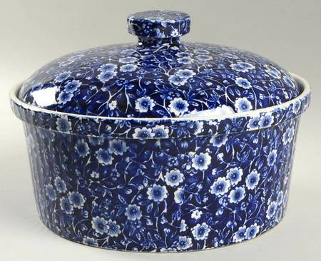 Calico Blue (Crownford Stamp) 2.5 Qt Round Covered Casserole