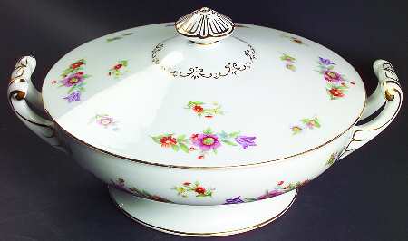 Dresdenia(Occupied Japan) Round Covered Vegetable