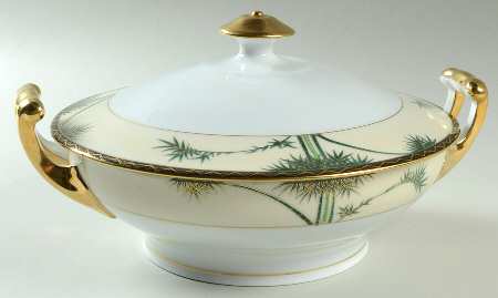 Three Bamboos Round Covered Vegetable
