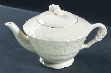 Rose Point Teapot & Lid