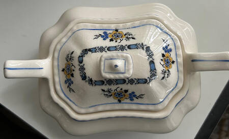 STB139 Sugar Bowl & Lid