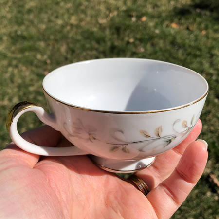 557 Footed Cup