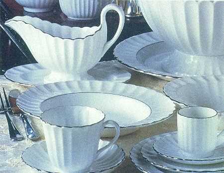Chelsea Platinum Gravy Boat & Underplate