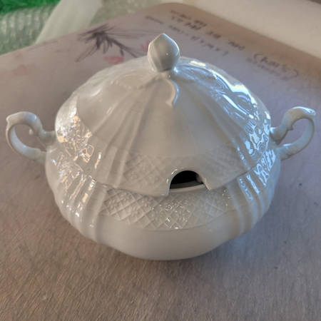 SLT151 Tureen &  Lid