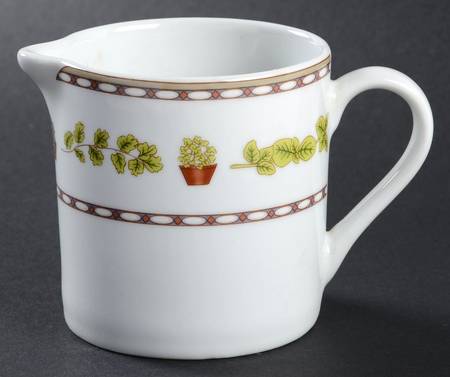 Country Terrace Creamer