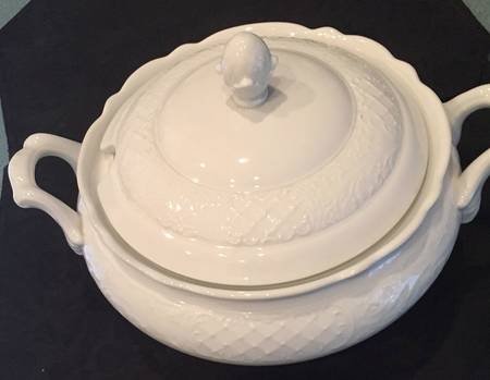 SCH212 Tureen &  Lid