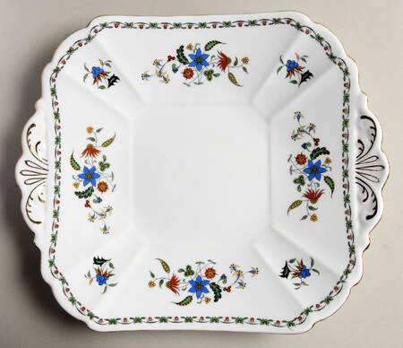 Chelsea Square Handled Cake Plate