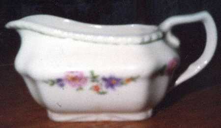 STB162 Creamer