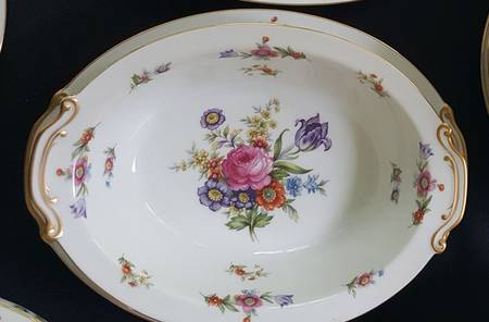 SAN47 9" Oval Vegetable Bowl