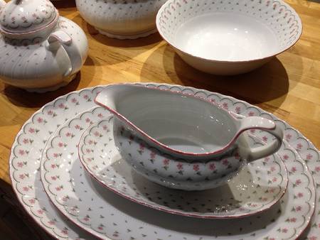 SLT158 Gravy Boat & Underplate
