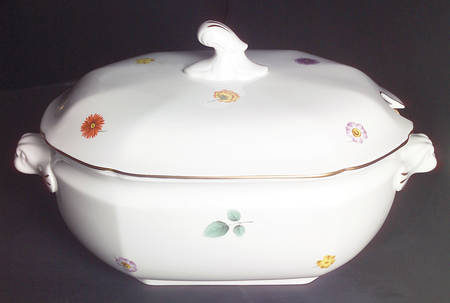 Astor Oval Tureen & Lid