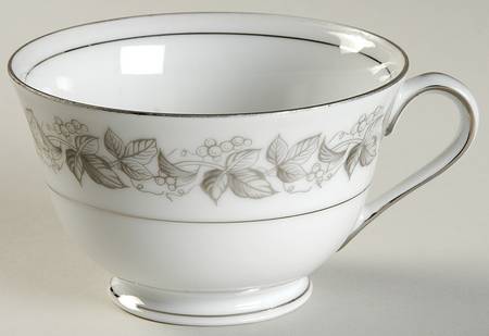 SON44 Footed Cup