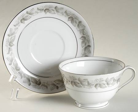 SON44 Footed Cup & Saucer Set