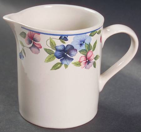 Freesia Creamer
