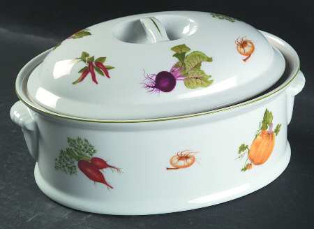 Vegetable Garden 2 Quart Oval Covered Casserole
