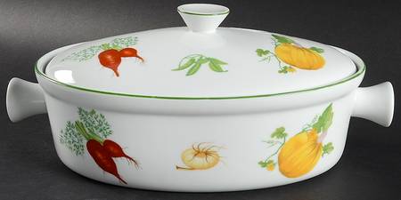 Vegetable Garden 2 Quart Oval Covered Casserole