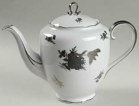 397 (Scalloped Edge) Teapot & Lid