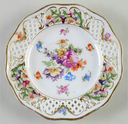 Dresden Line-Bouquet (Pierced) Dinner Plate