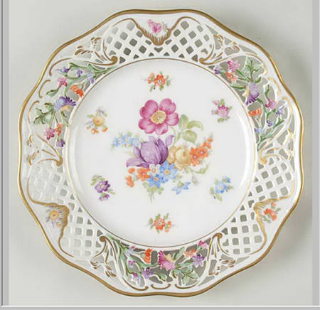 Dresden Line-Bouquet (Pierced) Dinner Plate