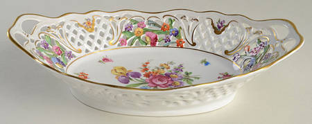 Dresden Line-Bouquet (Pierced) 10" Oval Pierced Basket