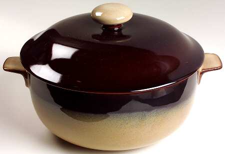 Nova Brown 2.5 Qt Round Covered Casserole