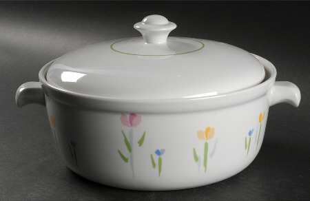 Fresh Mint (Made In Japan) 2.25 Qt Round Covered Casserole by Studio Nova