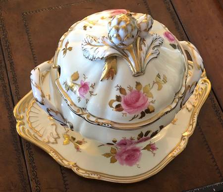 Y993 Tureen & Lid w/Underplate