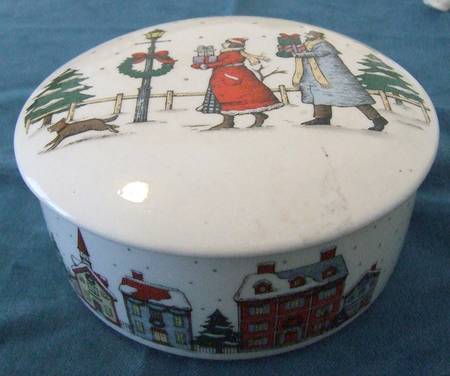 Christmas Shoppers 5" Round Box & Lid