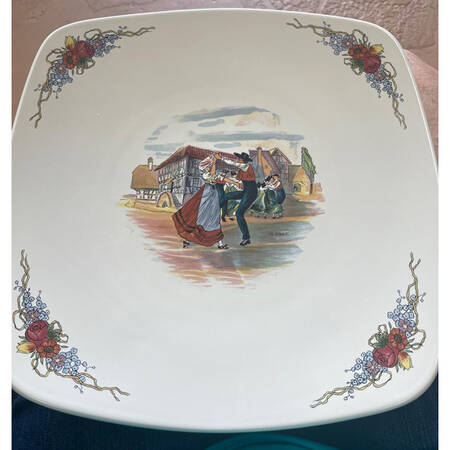 Obernai 11" Square Shallow Bowl