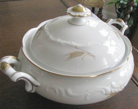 SCH243 Round Covered Vegetable