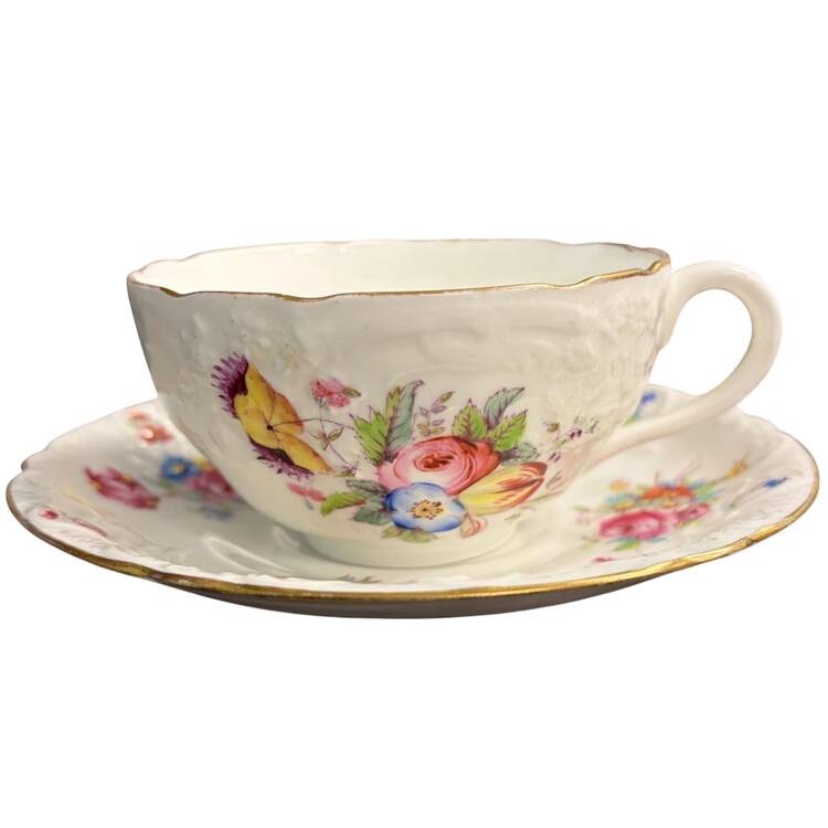 R564 Footed Cup & Saucer Set