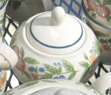 Canterbury Sugar Bowl & Lid