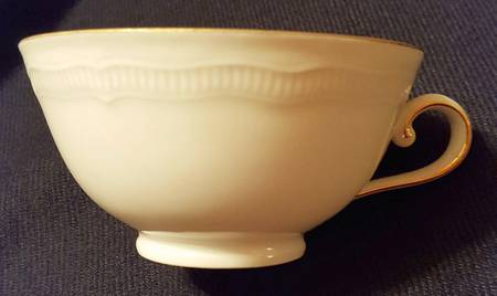 SLT185 Footed Cup