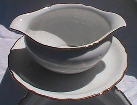 SLT185 Gravy Boat with Attached Underplate