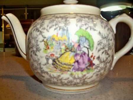 1153 Teapot & Lid