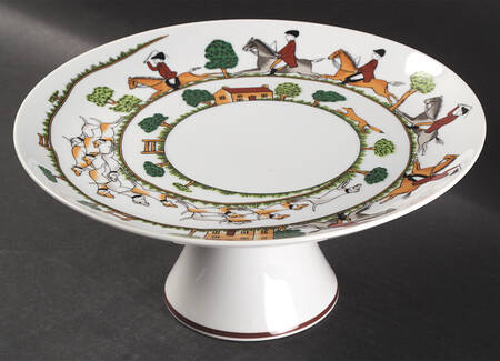 Hunt Scene 10" Diameter Pedestal Cake Stand