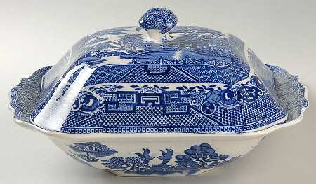 Willow Blue (Scallop, No Trim) Square Covered Vegetable