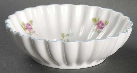2303 (Dainty Shape) Nut Dish