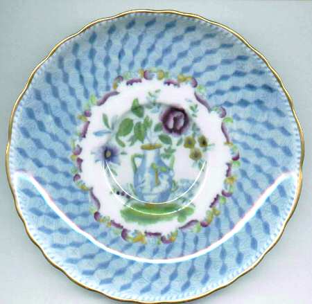 Portland Vase (Gold Trim, Scalloped) by Spode