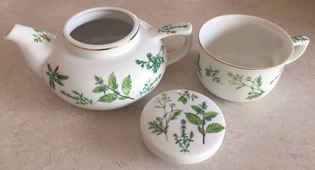 Herbs De Provence (Gold Trim) Individual Teapot & Lid with Cup