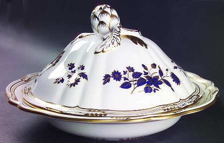 Pennington Gold Round Covered Vegetable