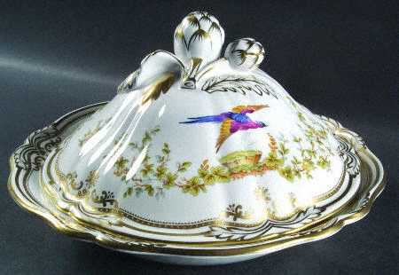 Chelsea Bird (Raised Gold Dots) Round Covered Vegetable